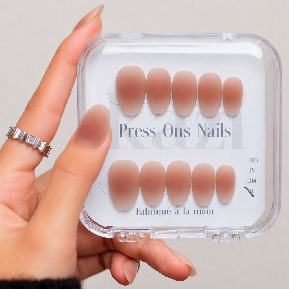 Faux ongles cat eye mat – Lait de Rose | Kazinails