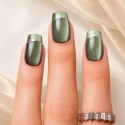 Jade – Faux ongles verts cat eye & French argentée | Kazinails