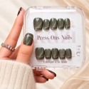 Jade – Faux ongles verts cat eye & French argentée | Kazinails