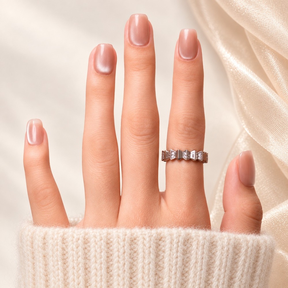 Gossip Girl – Faux ongles nude rosé cat eye | Kazinails