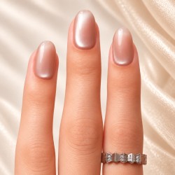 Gossip Girl – press-on nails nude rosé cat eye – Ovale Courte – détail