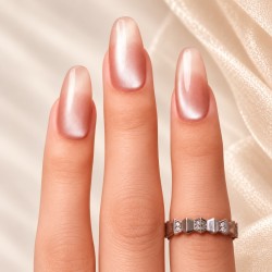Gossip Girl – press-on nails nude rosé cat eye – Ovale Moyen – détail