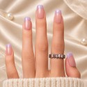Faux Ongles Lucky Lavender: Lavande Pastel avec Design Minimaliste Moderne