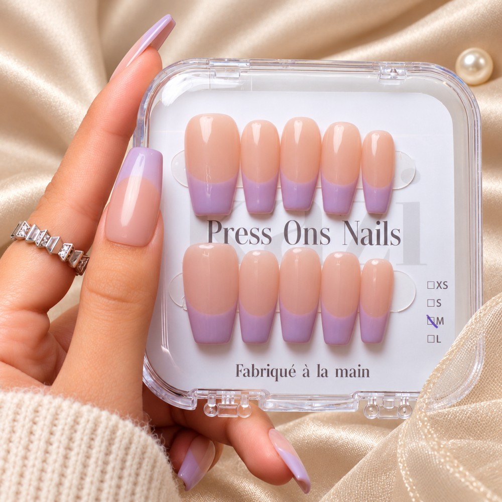 Faux Ongles Lucky Lavender: Lavande Pastel avec Design Minimaliste Moderne