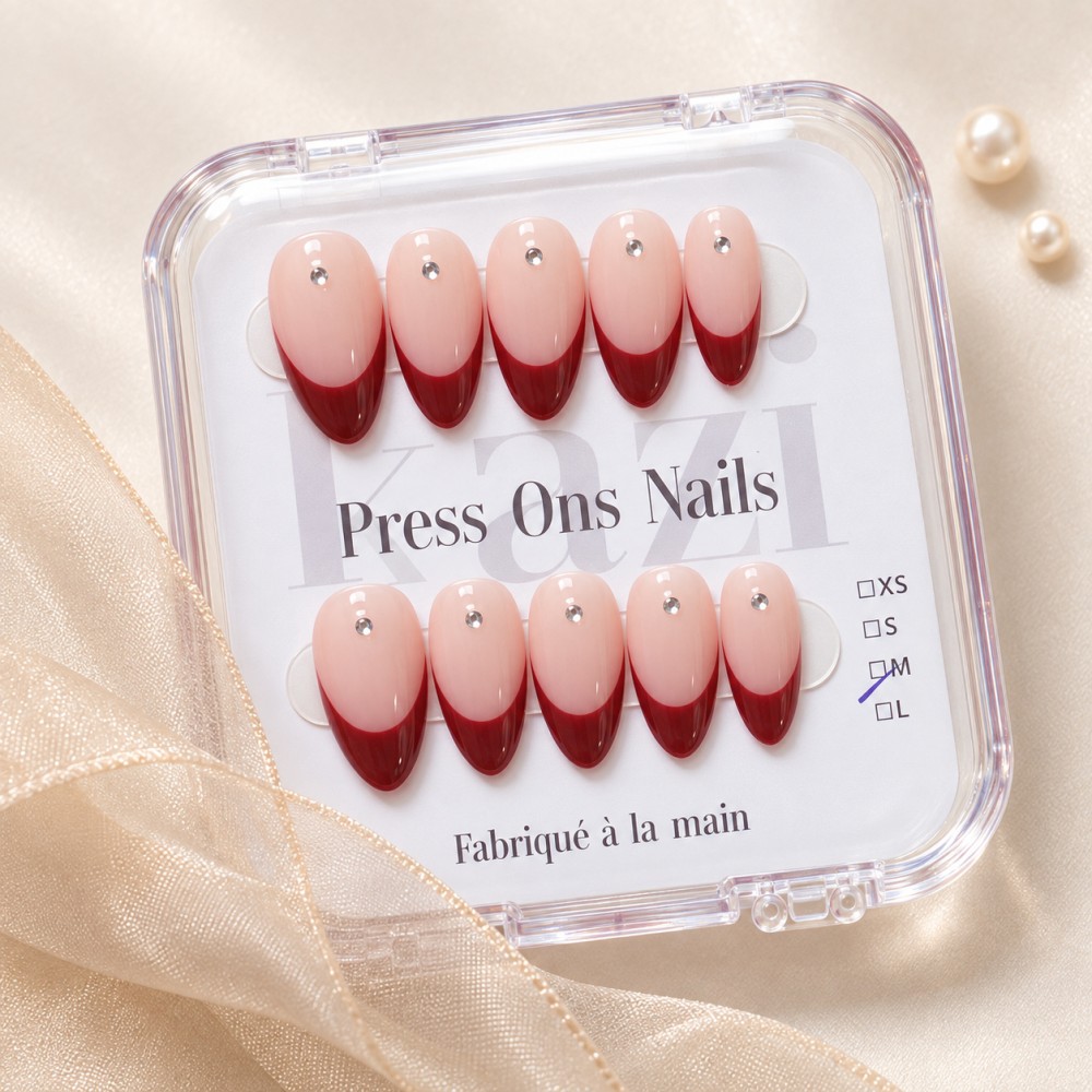 Faux Ongles Mon Louboutin : Pointe Rouge Audacieuse avec Accents Cristallins