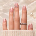 Faux Ongles Crush : French Manucure Élégante avec Accents Glamour