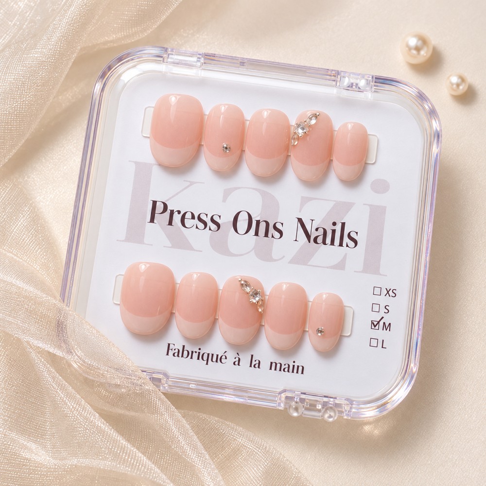 Faux Ongles Crush : French Manucure Élégante avec Accents Glamour