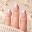 Faux Ongles Rive Gauche Élégance Minimaliste par le chic parisien