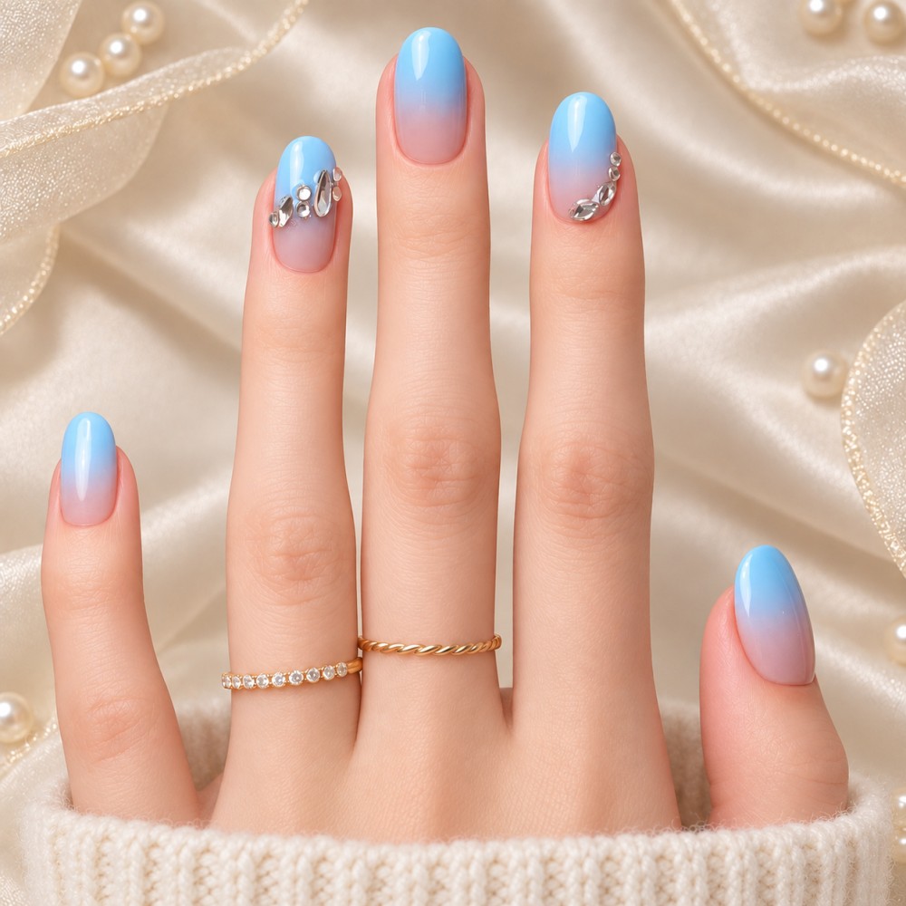 Faux Ongles Galerie Samsung | Élégance Bleutée avec Strass