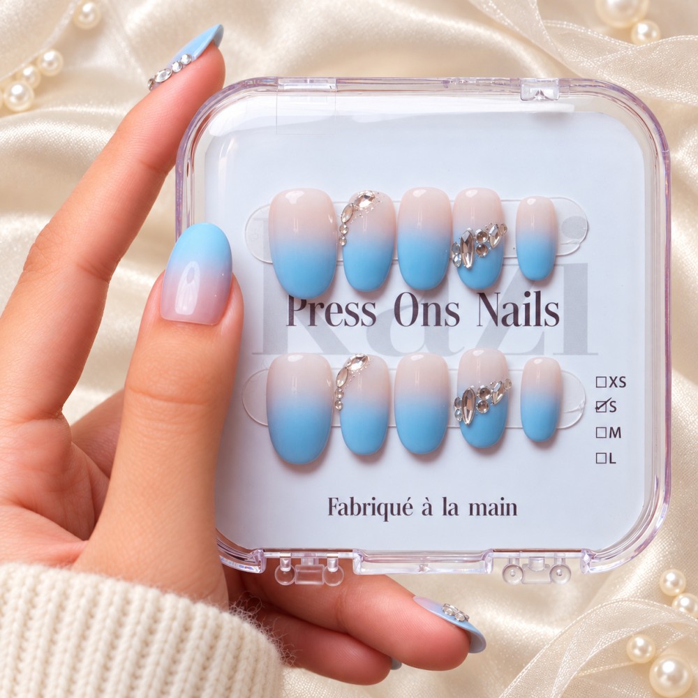 Faux Ongles Galerie Samsung | Élégance Bleutée avec Strass
