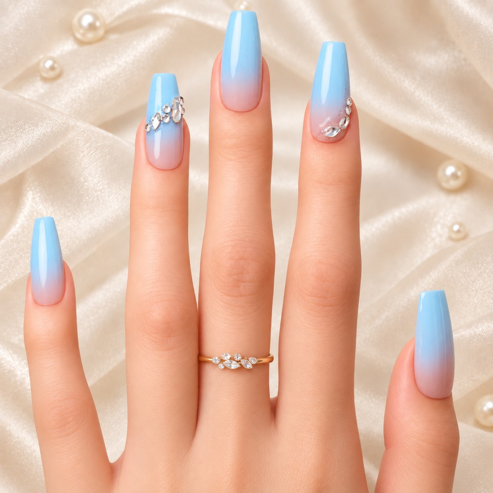 Faux Ongles Galerie Samsung | Élégance Bleutée avec Strass