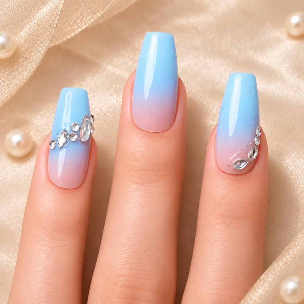 Faux Ongles Galerie Samsung | Élégance Bleutée avec Strass