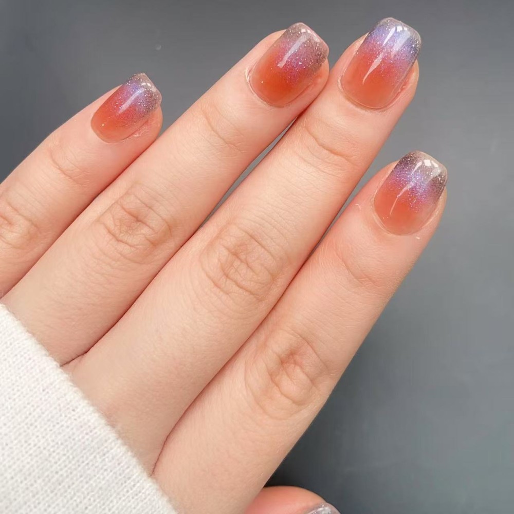 Faux Ongles Space Calls: Une manucure soignée, durable et réutilisable