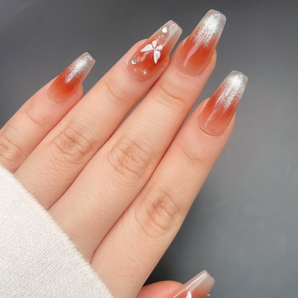 Faux Ongles It Girl : Une manucure soignée, durable et réutilisable