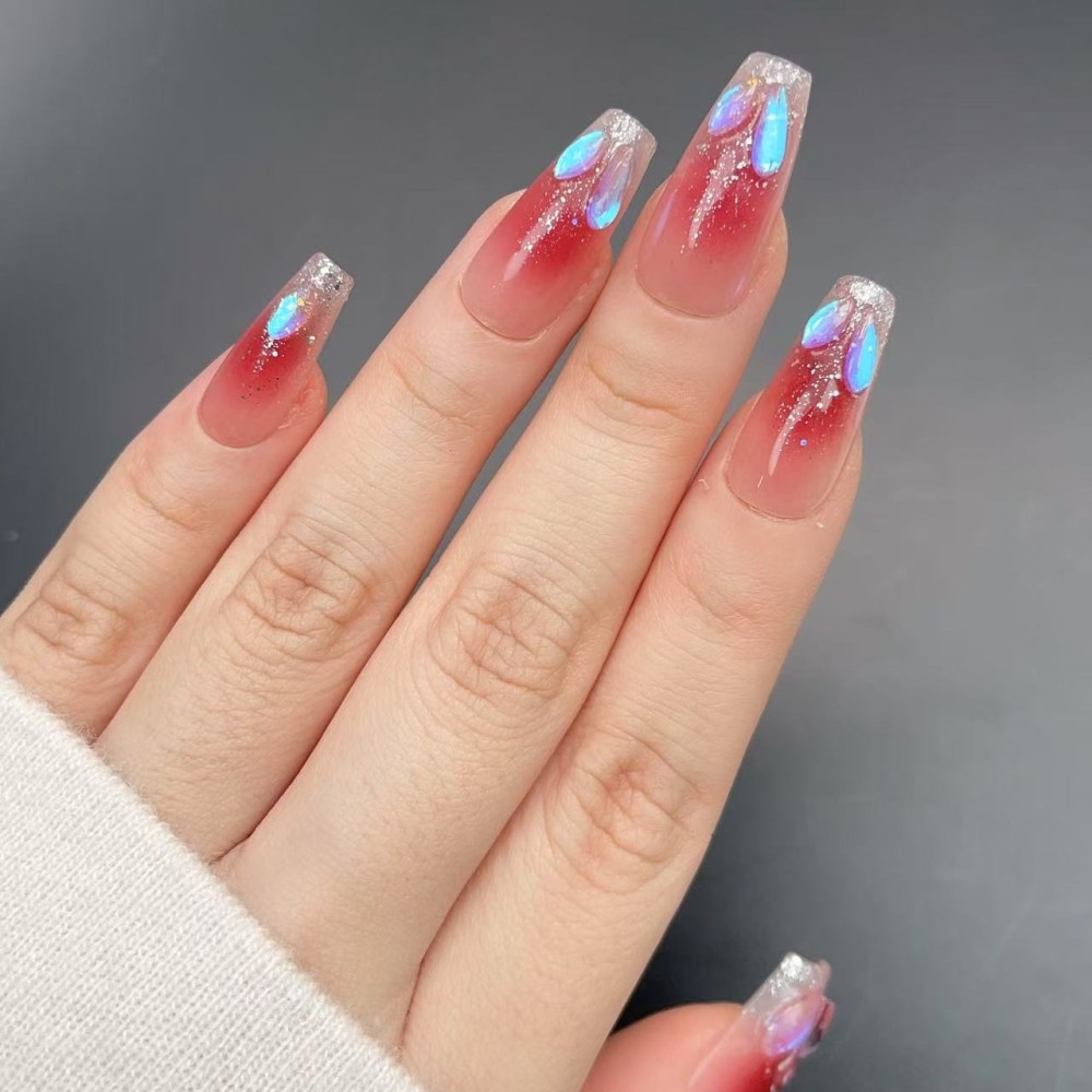 Kazinails | Faux Ongles Bubble Heart: Dégradé Rouge, Brillance & Élégance