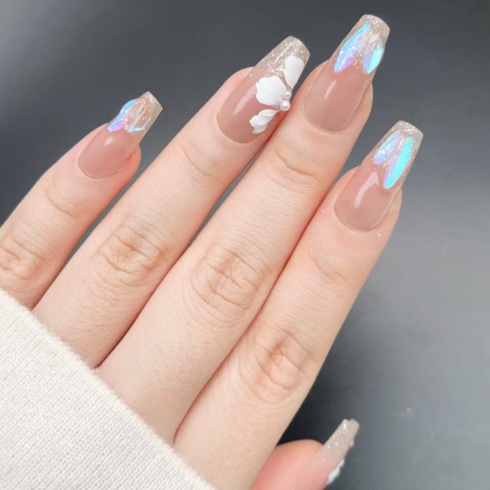 Faux Ongles Stargaze: Éclat Floral pour Vos Mains