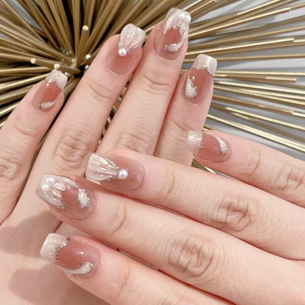 Kazinails Rêverie Glacée – Faux Ongles Bleus Givrés avec Reflets Cristallins